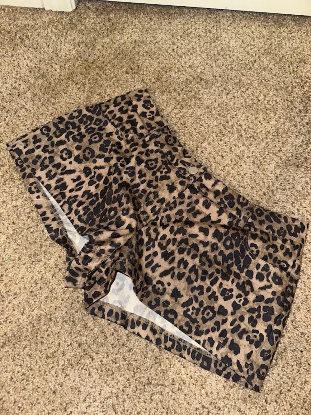 Women’s Large Leopard Print High Rise Denim Shorts 72% Cotton